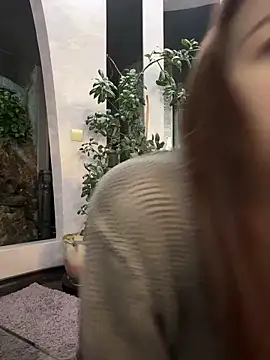 MichelleRoux online show from November 25, 2025, 3:51 am