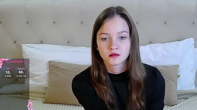 MichelleRoux online show from September 26, 2025, 11:28 am