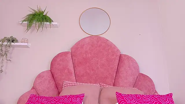 Snapshot of TiffValentinee_ chatting on October 14, 2025, 7:36 pm TiffValentinee online show from October 14, 2025, 7:36 pm