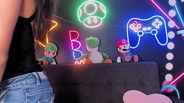 Snapshot of TiffValentinee_ chatting on September 8, 2025, 8:19 pm TiffValentinee online show from September 8, 2025, 8:19 pm