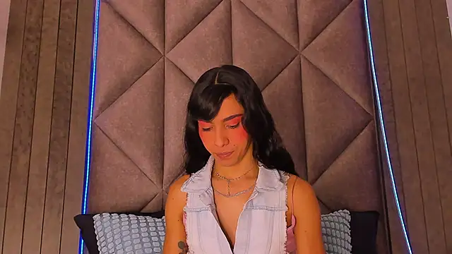 Snapshot of TiffValentinee_ chatting on September 16, 2025, 7:37 pm TiffValentinee online show from September 16, 2025, 7:37 pm