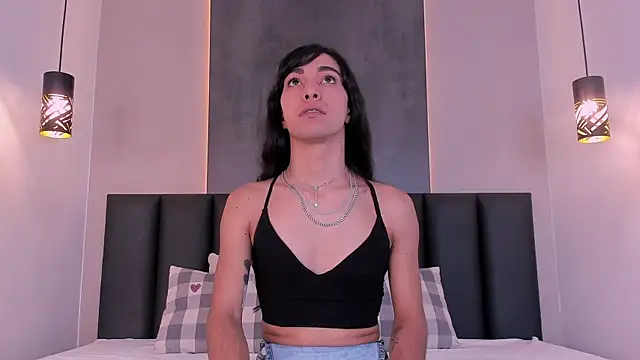 Snapshot of TiffValentinee_ chatting on October 7, 2025, 8:21 pm TiffValentinee online show from October 7, 2025, 8:21 pm