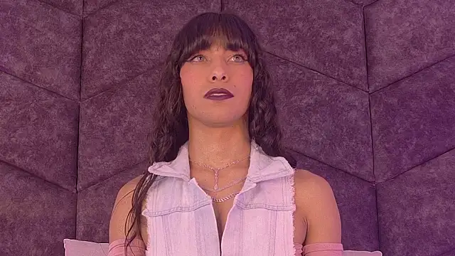 Snapshot of TiffValentinee_ chatting on October 4, 2025, 2:57 am TiffValentinee online show from October 4, 2025, 2:57 am