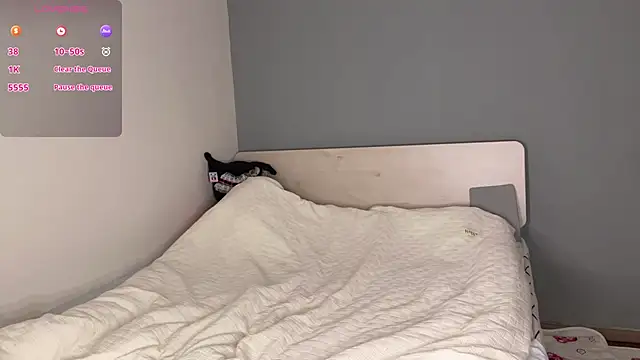 Kittenfishing online show from October 6, 2025, 3:46 pm