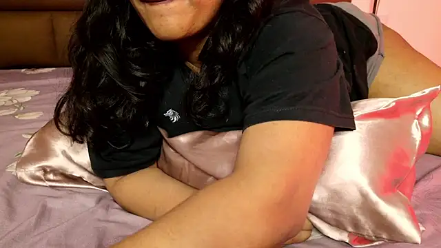 Gulaboo100 online show from November 27, 2025, 7:58 pm