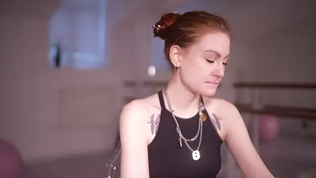 Snapshot of _arigins_ chatting on November 6, 2025, 8:29 am arigins online show from November 6, 2025, 8:29 am