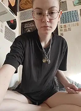 Snapshot of _arigins_ chatting on October 8, 2025, 8:27 am arigins online show from October 8, 2025, 8:27 am