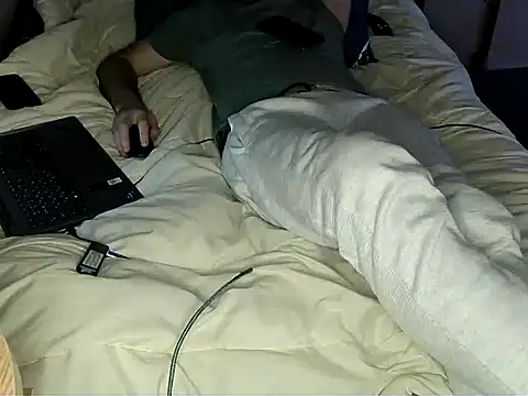 Snapshot of bul_boy chatting on February 25, 2026, 7:58 pm bul boy online show from February 25, 2026, 7:58 pm