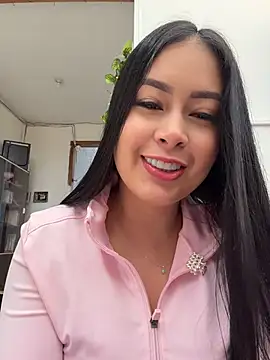 CrisMarulanda online show from May 30, 2026, 2:55 pm