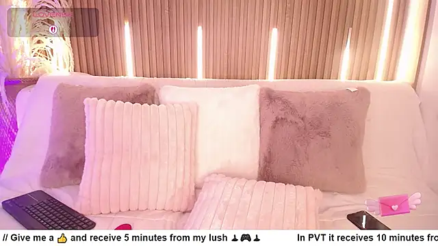 MylaDreams online show from September 23, 2025, 3:46 am