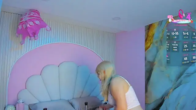 hinata dolly online show from April 7, 2026, 11:12 am