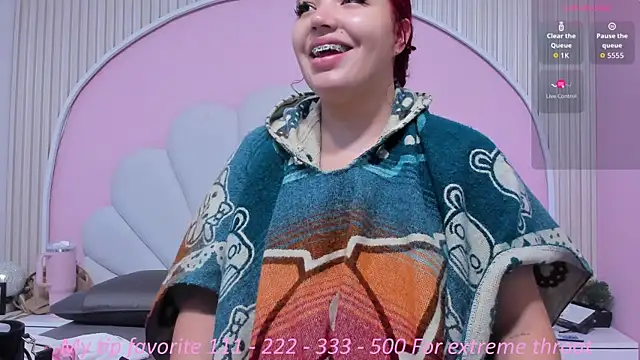 hinata dolly online show from October 3, 2025, 8:27 am