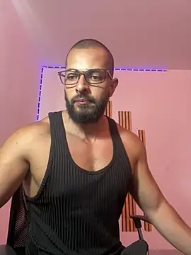 magnumchris online show from July 9, 2026, 6:07 pm