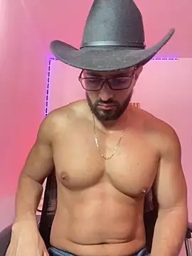 Snapshot of magnumchris chatting on May 15, 2026, 11:41 am magnumchris online show from May 15, 2026, 11:41 am