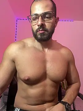 Snapshot of magnumchris chatting on May 6, 2026, 12:25 am magnumchris online show from May 6, 2026, 12:25 am