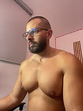 Snapshot of magnumchris chatting on June 2, 2026, 12:43 am magnumchris online show from June 2, 2026, 12:43 am