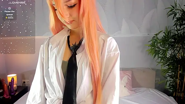 Molly Platt online show from October 27, 2025, 9:21 am