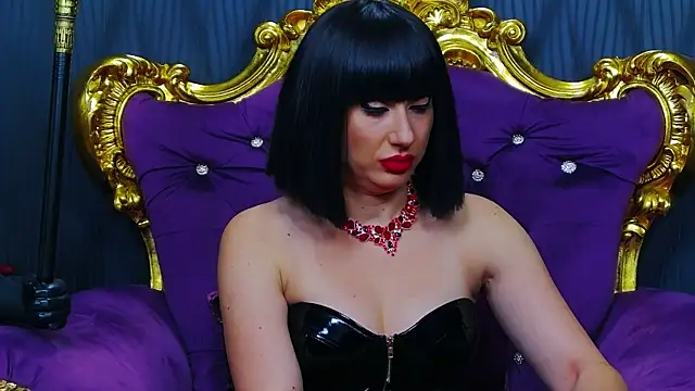 Snapshot of LaraMaeve chatting on October 7, 2025, 6:03 am LaraMaeve online show from October 7, 2025, 6:03 am