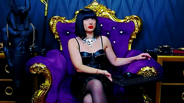 Snapshot of LaraMaeve chatting on October 30, 2025, 5:39 am LaraMaeve online show from October 30, 2025, 5:39 am