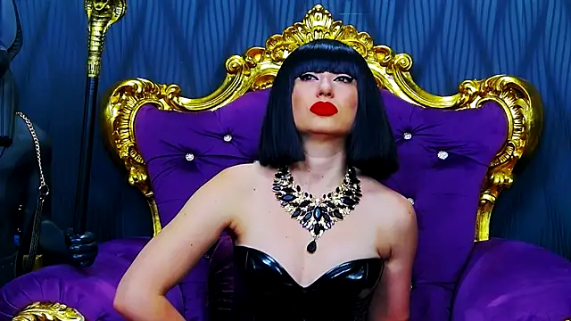 Snapshot of LaraMaeve chatting on October 12, 2025, 6:15 am LaraMaeve online show from October 12, 2025, 6:15 am