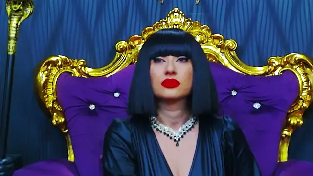 Snapshot of LaraMaeve chatting on October 18, 2025, 5:09 am LaraMaeve online show from October 18, 2025, 5:09 am