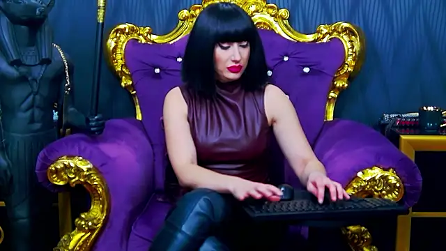 LaraMaeve online show from February 12, 2026, 5:29 am