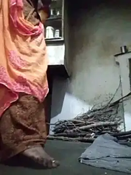 aunty sumy online show from October 28, 2025, 1:06 am