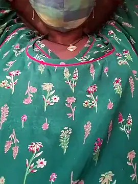 Snapshot of aunty_sumy chatting on February 17, 2026, 4:10 am aunty sumy online show from February 17, 2026, 4:10 am