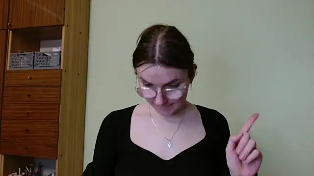 LooveELLYx online show from February 26, 2025, 5:53 pm