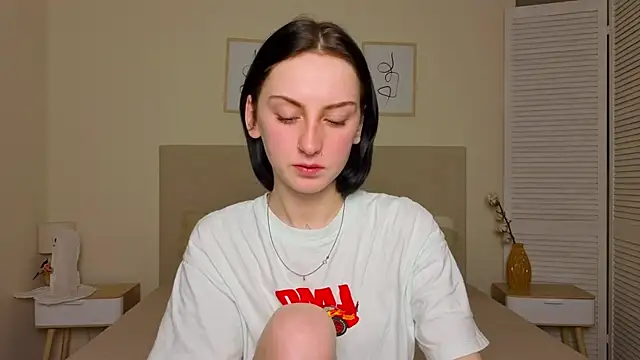 Snapshot of Little_moly999 chatting on November 23, 2025, 4:00 am Little moly999 online show from November 23, 2025, 4:00 am