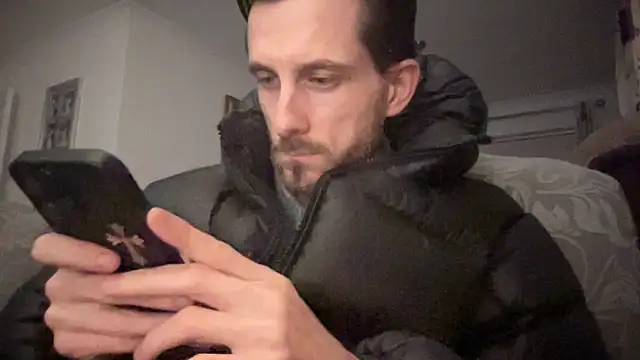 Big8inchUncutCock online show from April 10, 2026, 10:06 pm