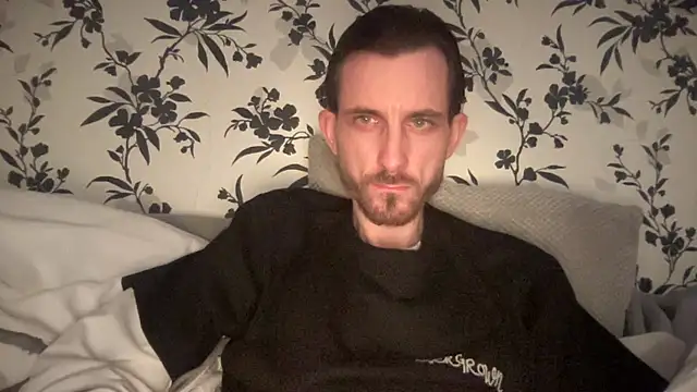 Big8inchUncutCock online show from April 9, 2026, 9:54 pm