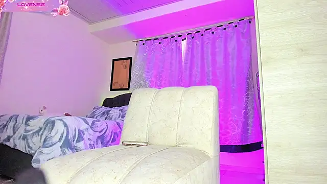 Snapshot of Miss_liizz chatting on September 15, 2025, 10:10 pm Miss liizz online show from September 15, 2025, 10:10 pm