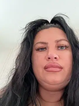 Desire-XOXOX online show from September 28, 2025, 11:28 am