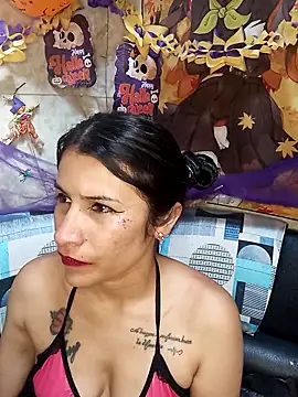 karinnahotdirty online show from October 7, 2025, 9:38 pm