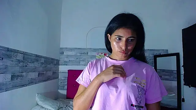 Snapshot of Pleassing_neighbour chatting on July 11, 2026, 12:44 am Pleassing neighbour online show from July 11, 2026, 12:44 am