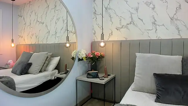 Karlla Brown online show from October 14, 2025, 12:39 pm