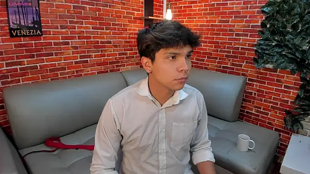 Snapshot of Thiago_Kozak chatting on July 14, 2026, 1:39 pm Thiago Kozak online show from July 14, 2026, 1:39 pm