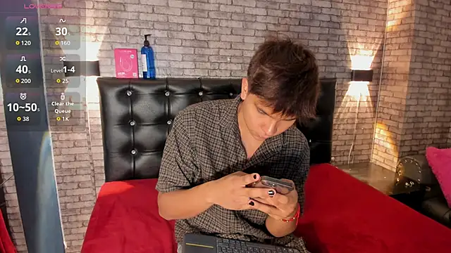 Snapshot of Thiago_Kozak chatting on April 18, 2026, 8:09 pm Thiago Kozak online show from April 18, 2026, 8:09 pm