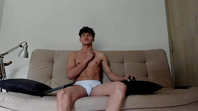 2Amateur Guys online show from September 12, 2025, 7:24 pm