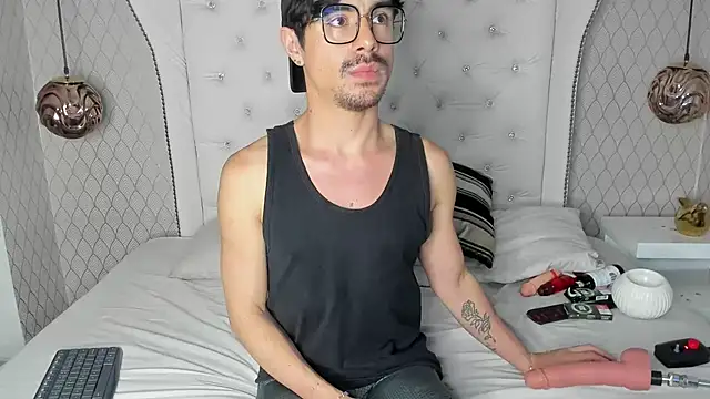 BryCams3 online show from September 14, 2025, 11:16 pm