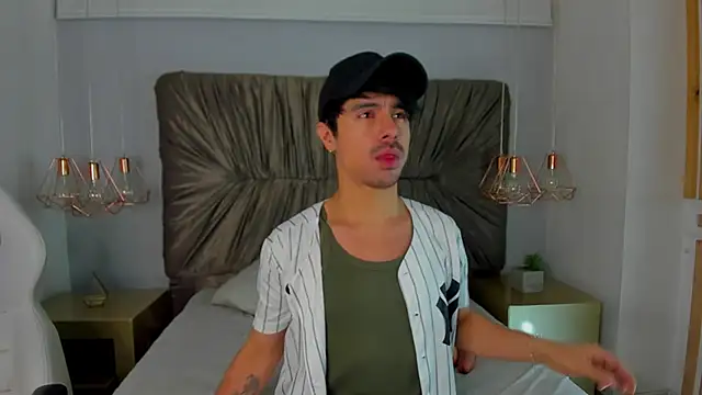 BryCams3 online show from September 20, 2025, 3:33 am