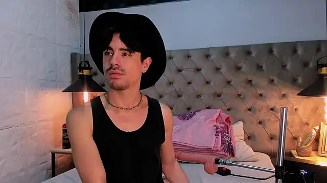 BryCams3 online show from November 16, 2025, 3:33 am