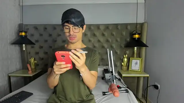 BryCams3 online show from September 19, 2025, 2:37 am