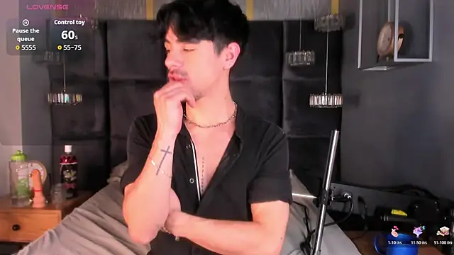 BryCams3 online show from November 19, 2025, 4:01 am