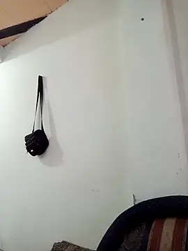 Hanna Kieran online show from October 1, 2025, 2:38 am