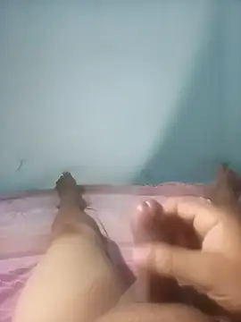 cora08 online show from September 30, 2025, 9:43 pm