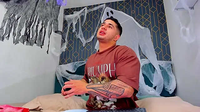 king falconer online show from October 11, 2025, 11:28 pm