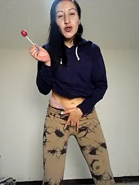 Snapshot of Oriana111 chatting on October 21, 2025, 4:45 am Oriana111 online show from October 21, 2025, 4:45 am