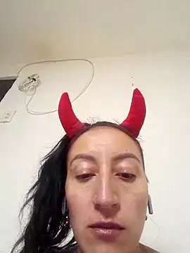 Snapshot of Oriana111 chatting on November 15, 2025, 5:39 pm Oriana111 online show from November 15, 2025, 5:39 pm